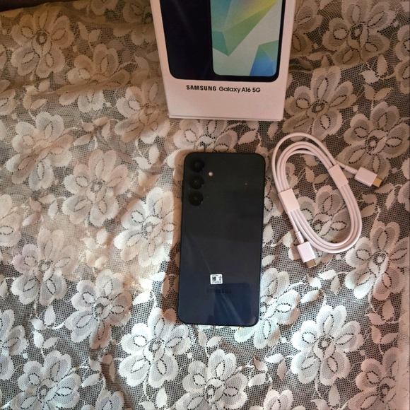 Samsung Galaxy A16 5G Sleek Black Finish Boost Locked